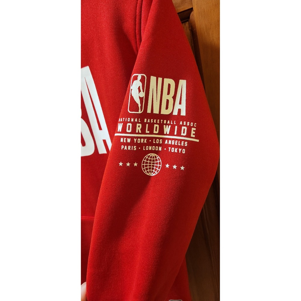 NBA Worldwide Kids Red Fleece Graphic Hoodie Sweatshirt Size M 10-12 Logo Pocket - Picture 2 of 7